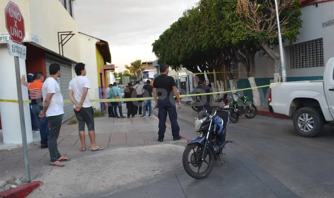 Frustran asalto; queda baleado policía estatal