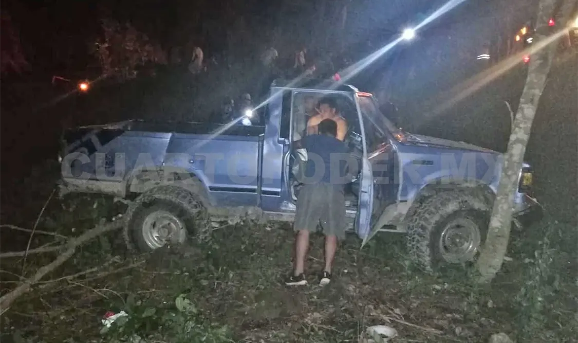 Se accidenta familia y es hospitalizada