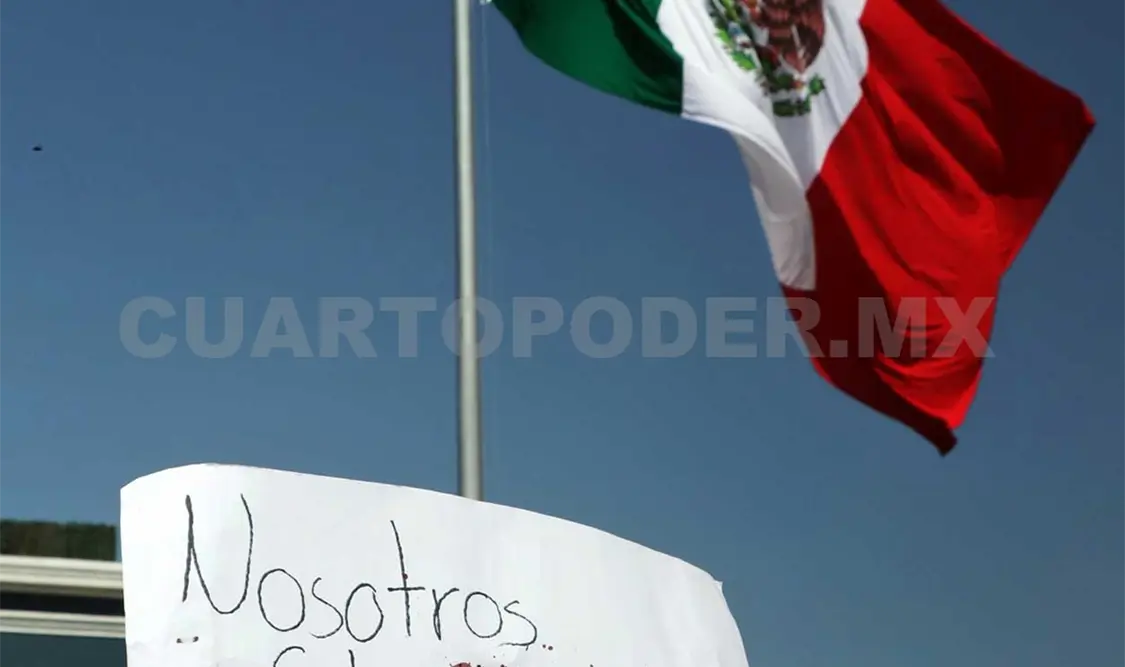 Estudiantes protestan por asesinato de estudiantes