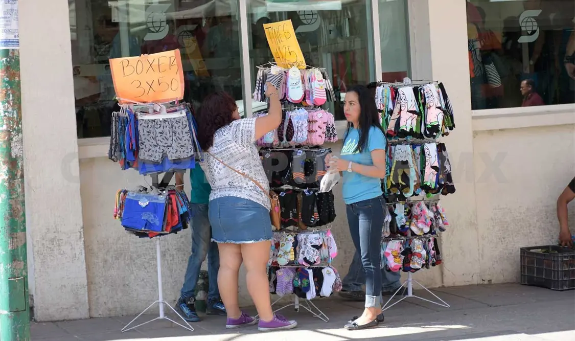 Ambulantes tolerados operan en la zona centro