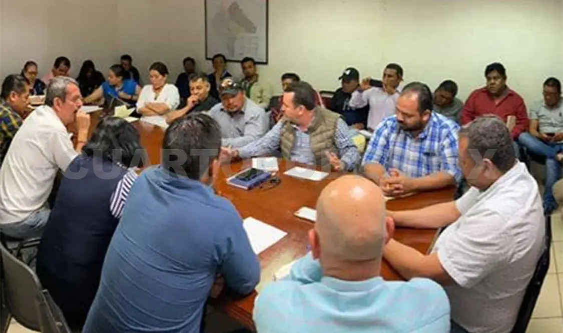 En reunión se comprometieron “a quitar los letreros y suspender acciones de venta de lotes o tierras”. Manuel Martínez / CP