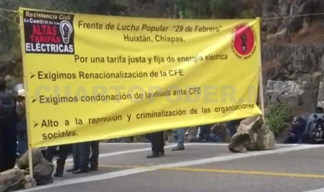 Integrantes del Frente bloquearon tramos carreteros para exigir a la CFE tarifas justas. Elio Henríquez / CP