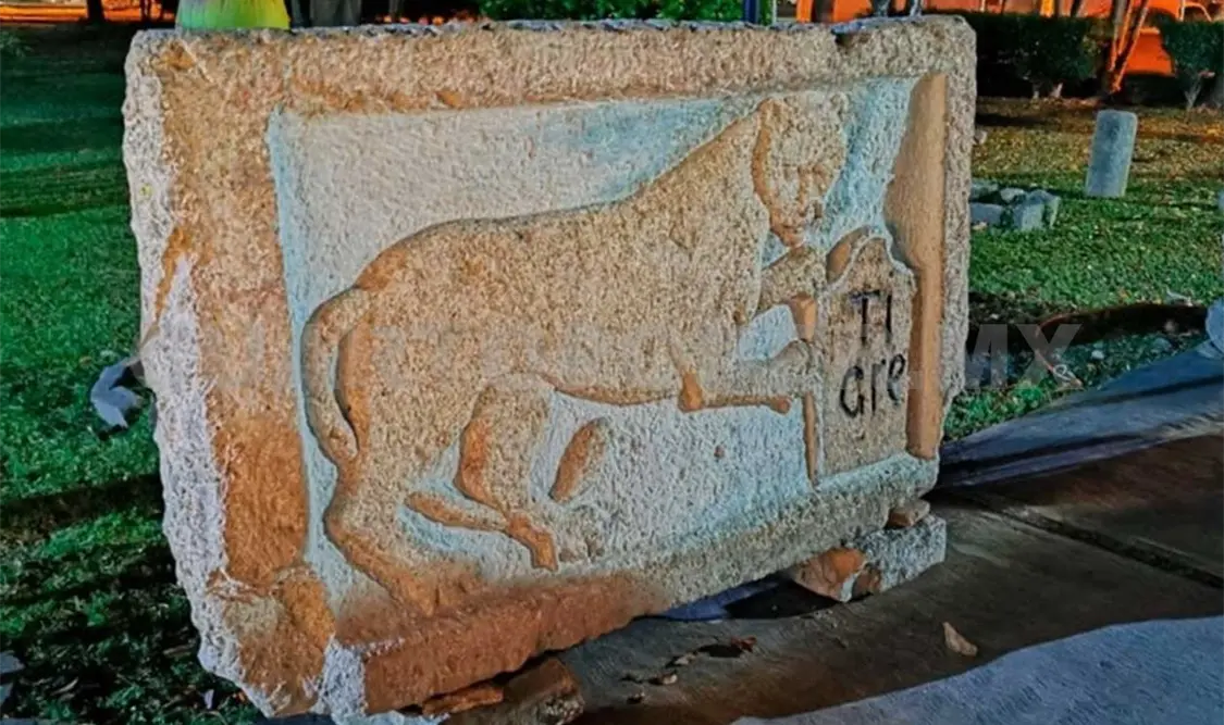 El monolito tiene un tamaño de 181 centímetros de largo por 112 de alto y 33 de ancho. Cortesía
