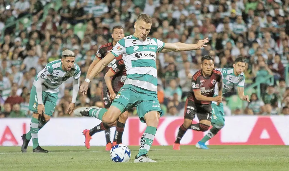 Santos suma tres victorias al hilo; hunde 1-0 a Atlas