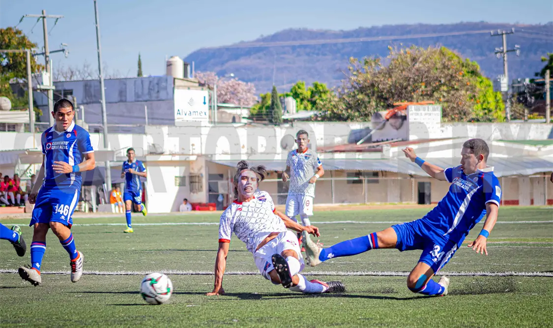 Buen partido en la cancha del Estadio “Flor del Sospó” de Tuxtla Gutiérrez. Cortesía