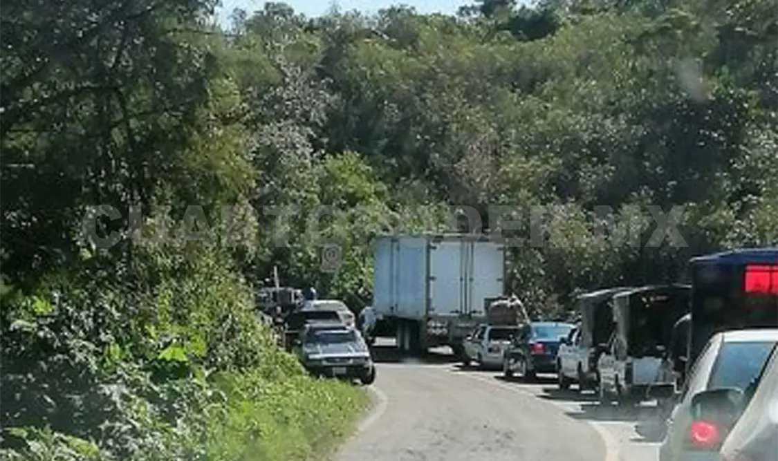 Realizan bloqueo-boteo en el tramo SCLC-Ocosingo