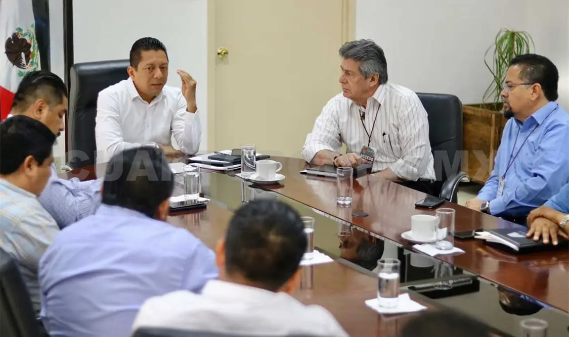 Sostiene Llaven reunión de trabajo con alcaldes