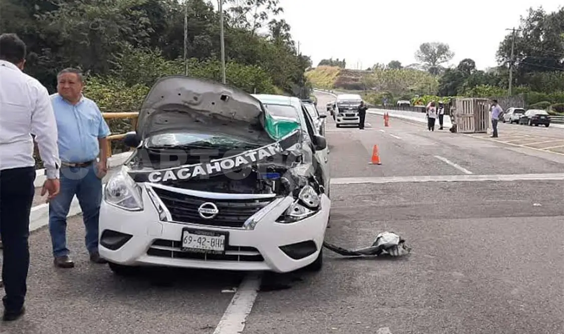 Cuatro lesionados en accidente carretero