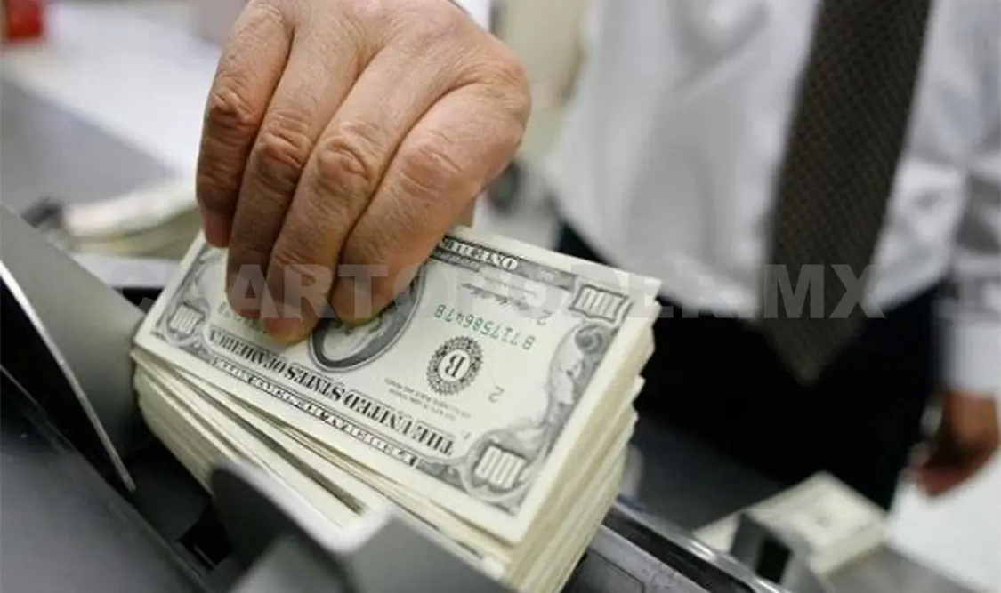 Dólar se vende a 20.15 pesos; precio más alto