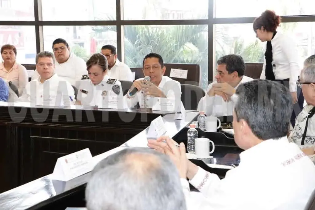El fiscal general acompañó al gobernador Rutilio Escandón a la Mesa de Seguridad Estatal y Regional en Tapachula. CP