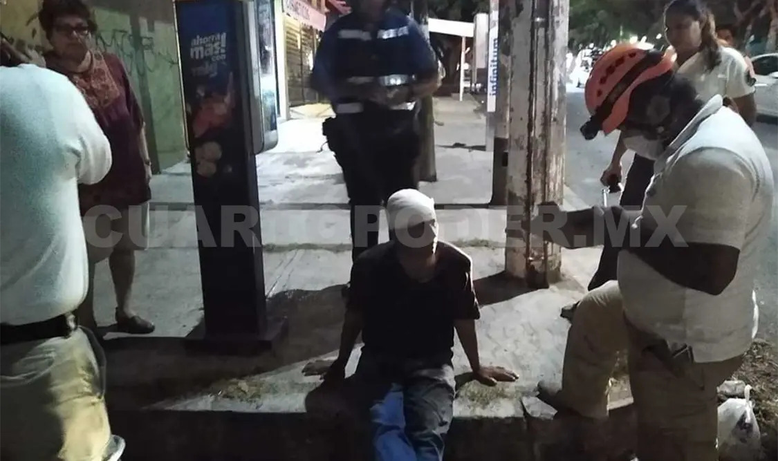 Hieren a cuchilladas a sujeto en violenta riña