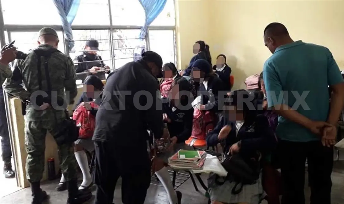 Coordinan Operativo Mochila en telesecundaria