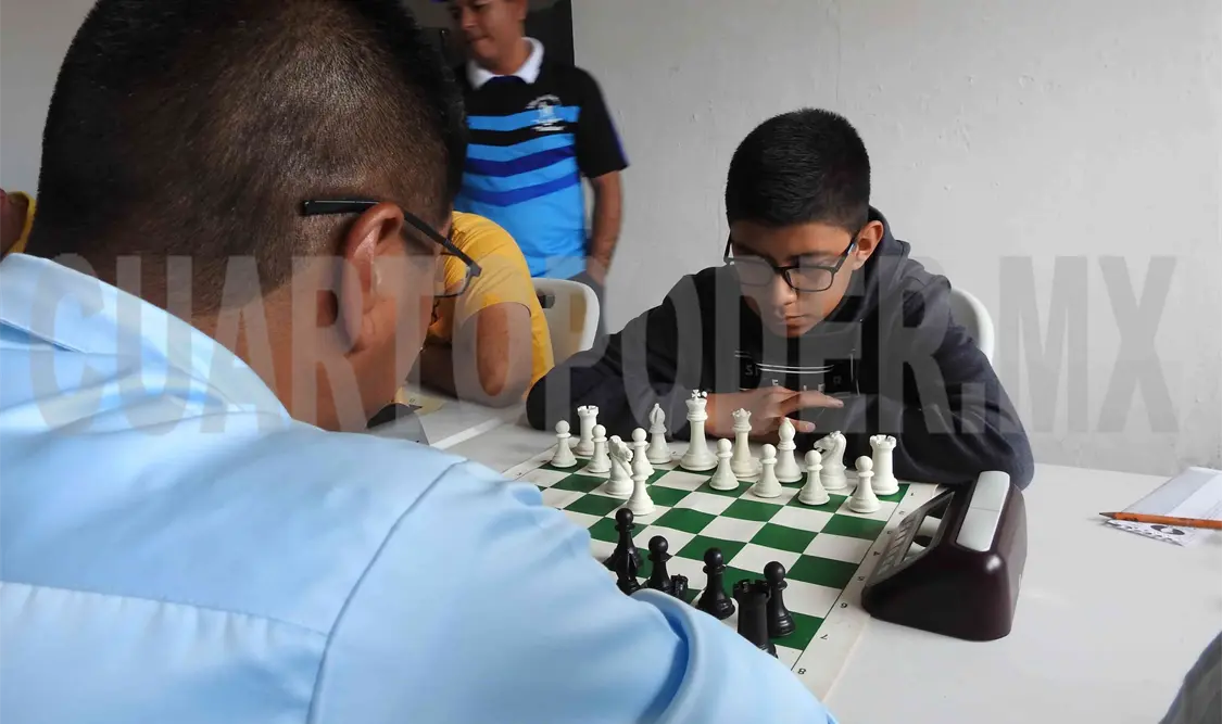 Ajedrecistas demostrando su calidad de juego en el campeonato. Jesús Ortega/CP