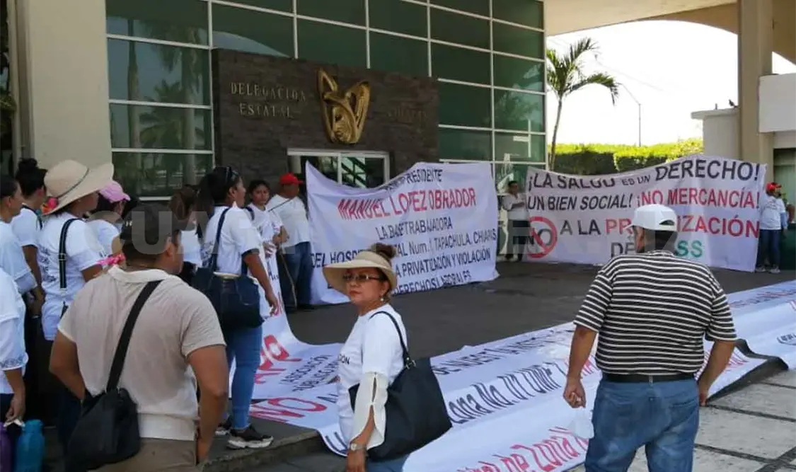 Protestan por privatización del hospital del IMSS