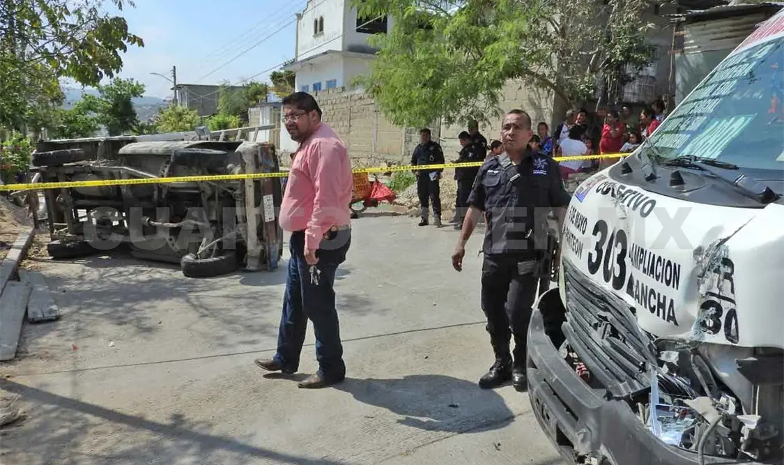 Aparatoso accidente deja seis personas lesionadas