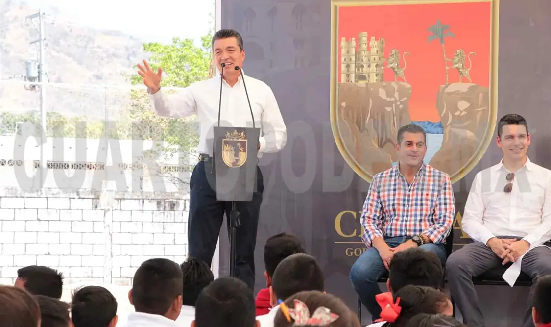 El gobernador destacó que se está recuperando la confianza del sector empresarial porque se trabaja con honestidad. CP