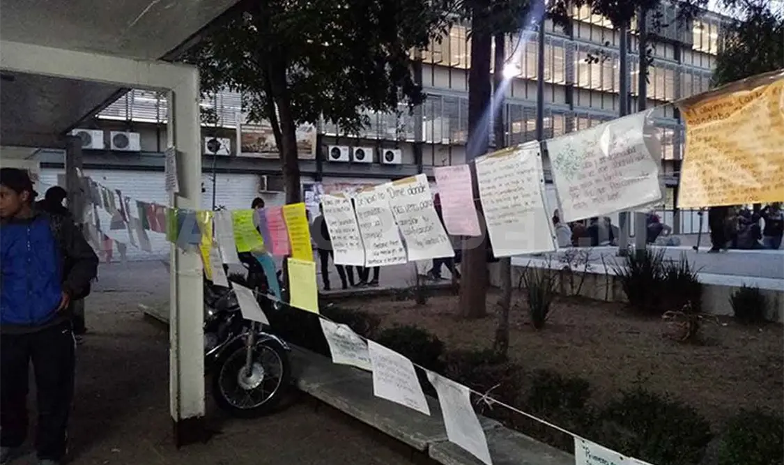 Alumnas protestan contra violencia de género