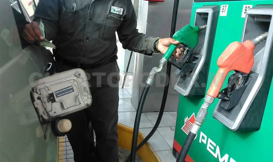 Gasolineras bajan precios y son un éxito