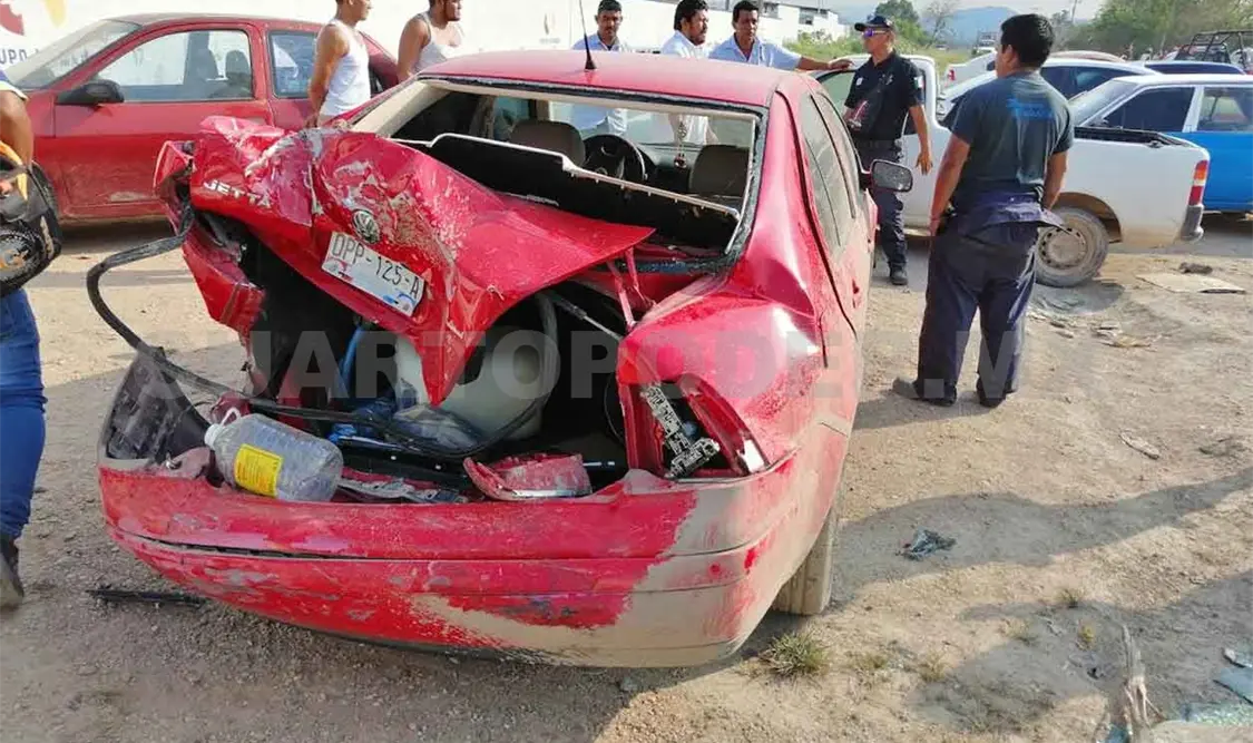 Dos lesionados en aparatosa carambola