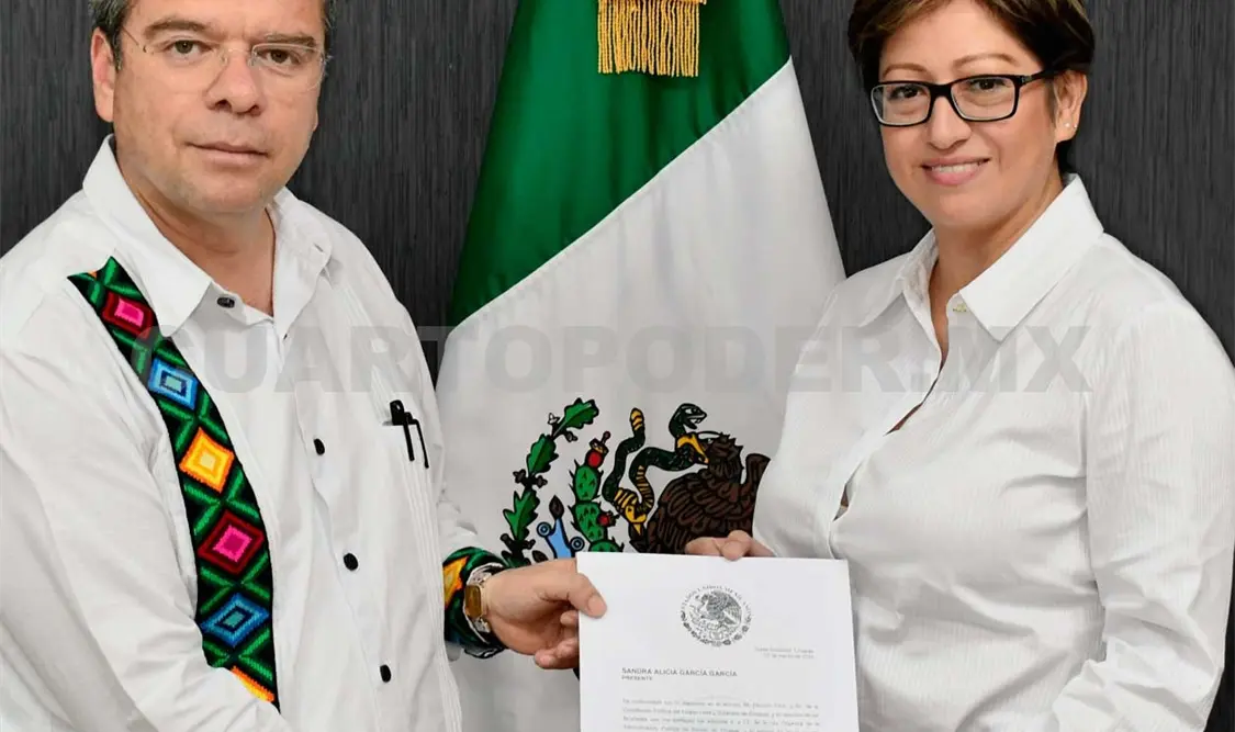 El secretario general de Gobierno, Ismael Brito Mazariegos, y la directora general de la Comisión Estatal de Búsqueda de Personas. CP