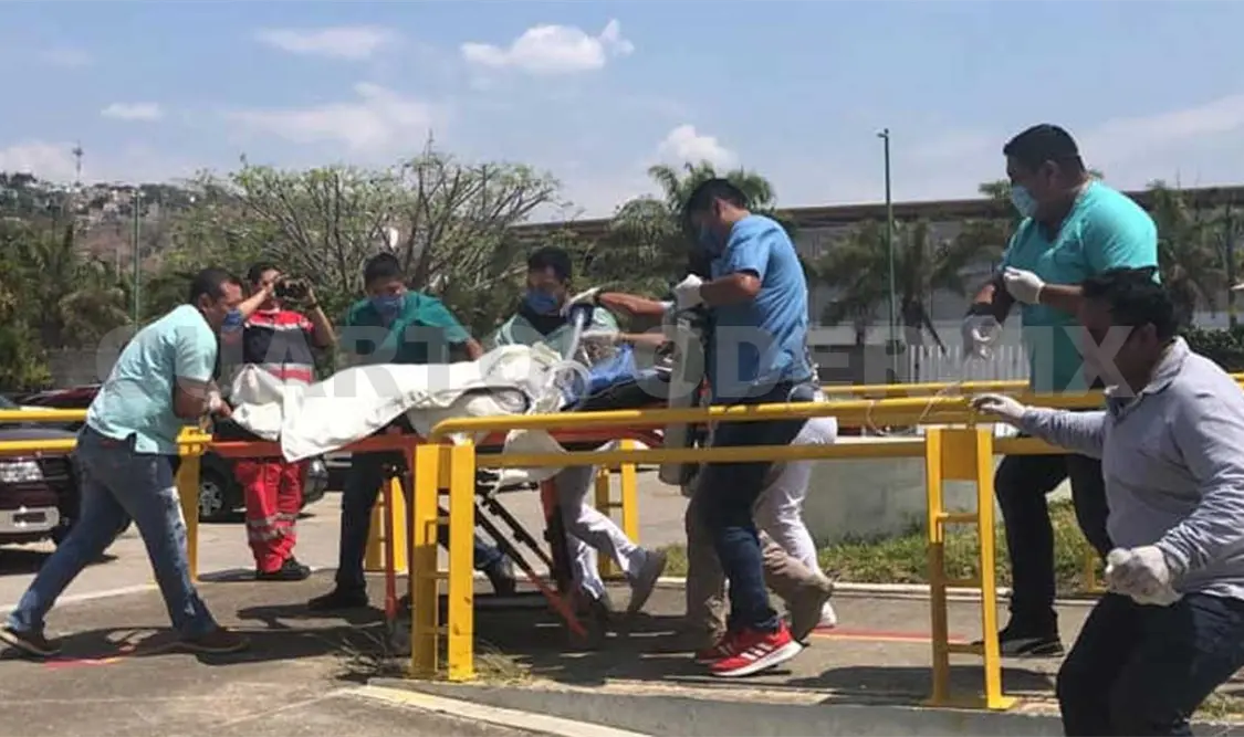 Las víctimas fueron llevadas al hospital Gilberto Gómez Maza de la ciudad capital, donde fallecieron durante la tarde. CP