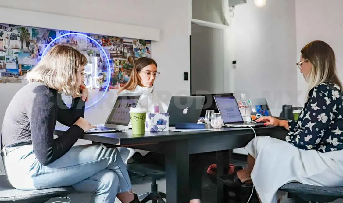 Mujeres financieras, las que más dejan su carrera