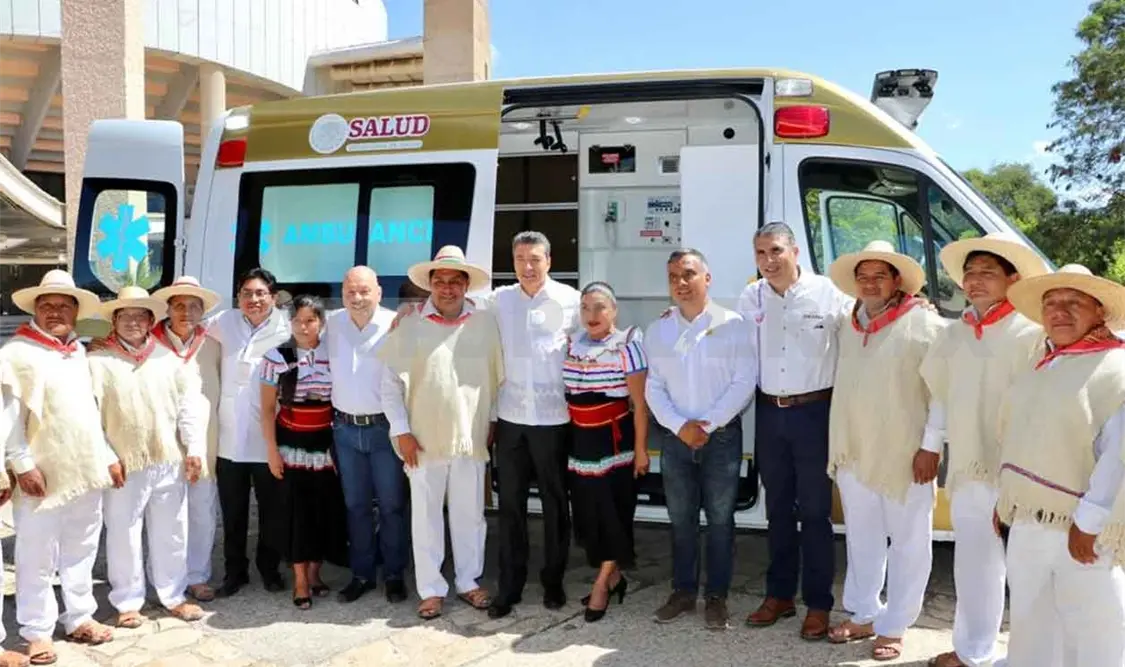 Entrega REC ambulancia equipada para traslados
