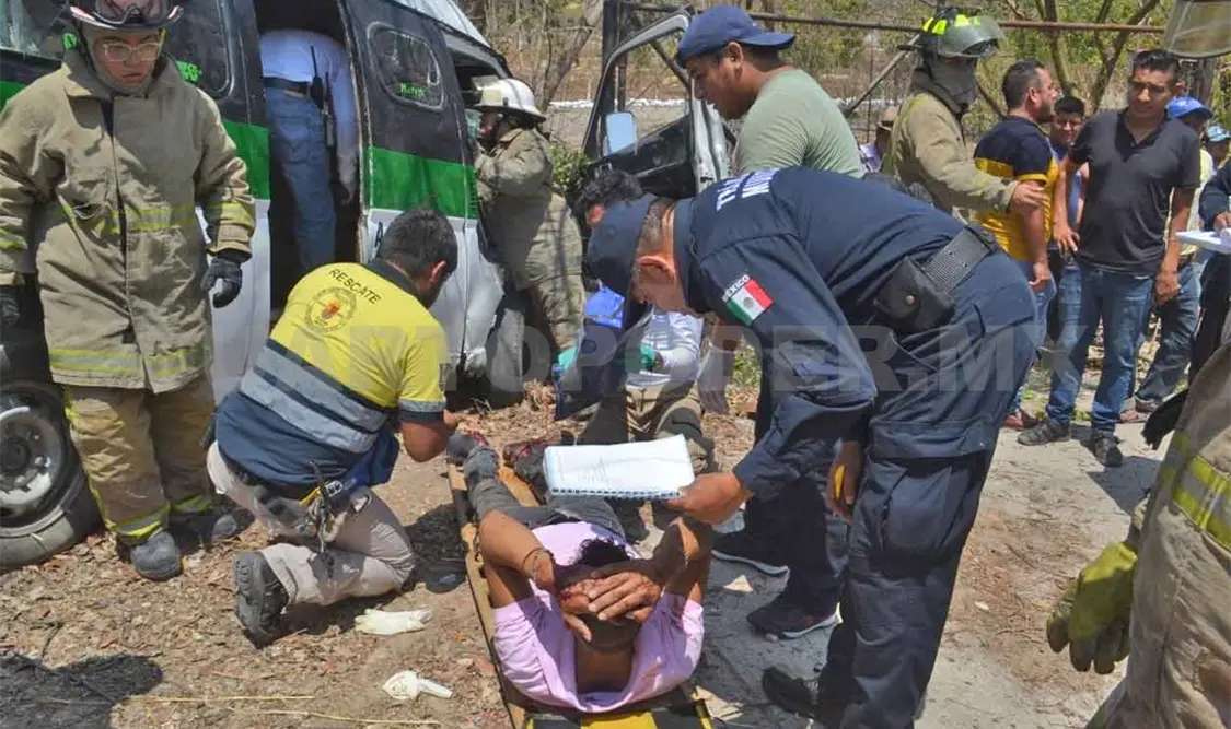 Accidente de combi salda con heridos