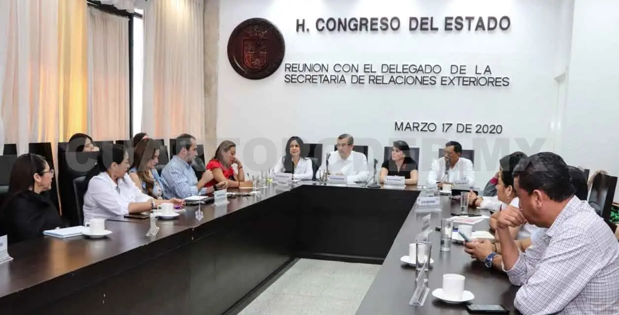 Se reúnen diputados con delegado de SRE