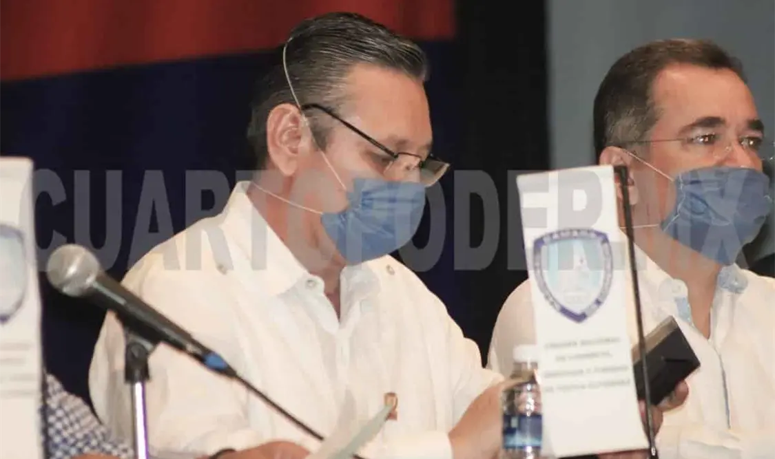 El uso de cubrebocas como medida informativa, en el evento. CP