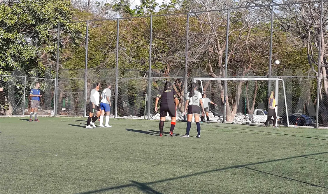 El buen futbol de Cafetaleras terminó por imponerse, pese a que al final pudieron empatarles el juego. Cortesía