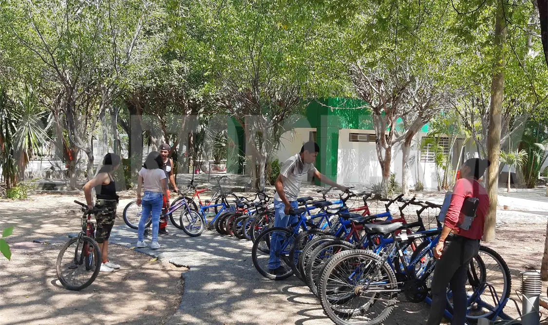 Mantenerse funcionando es una manera de mostrar el compromiso del ayuntamiento con la población, digo el administrador de Caña Hueca. Cortesía