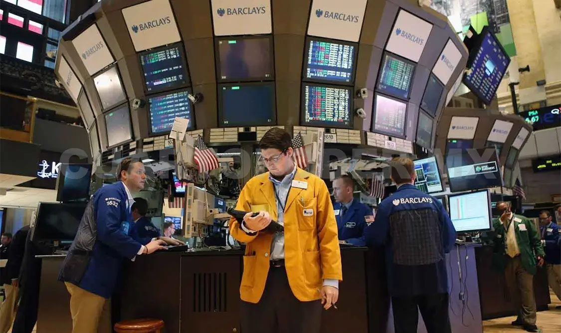 Dólar estuvo menos presionado