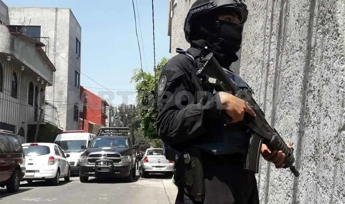Abaten a líder criminal en corredor nocturno