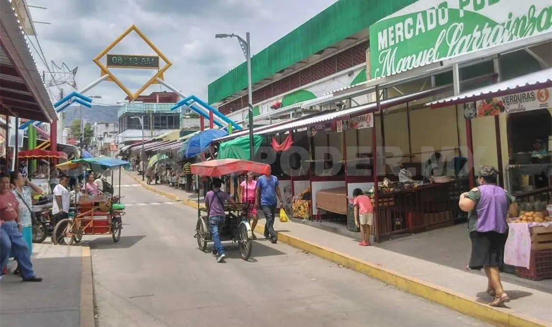 Locatarios del mercado Manuel Larráinzar señalaron que la contingencia ha provocado que la población no salga a realizar sus compras. CP