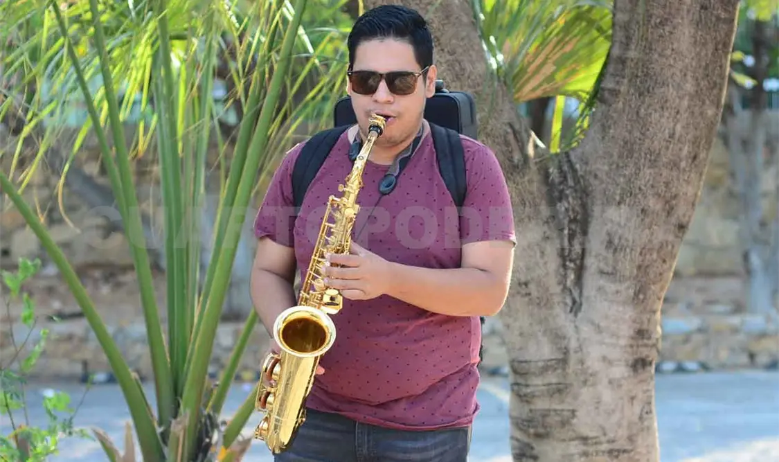 Jahaziel Juárez y su historia con el saxofón