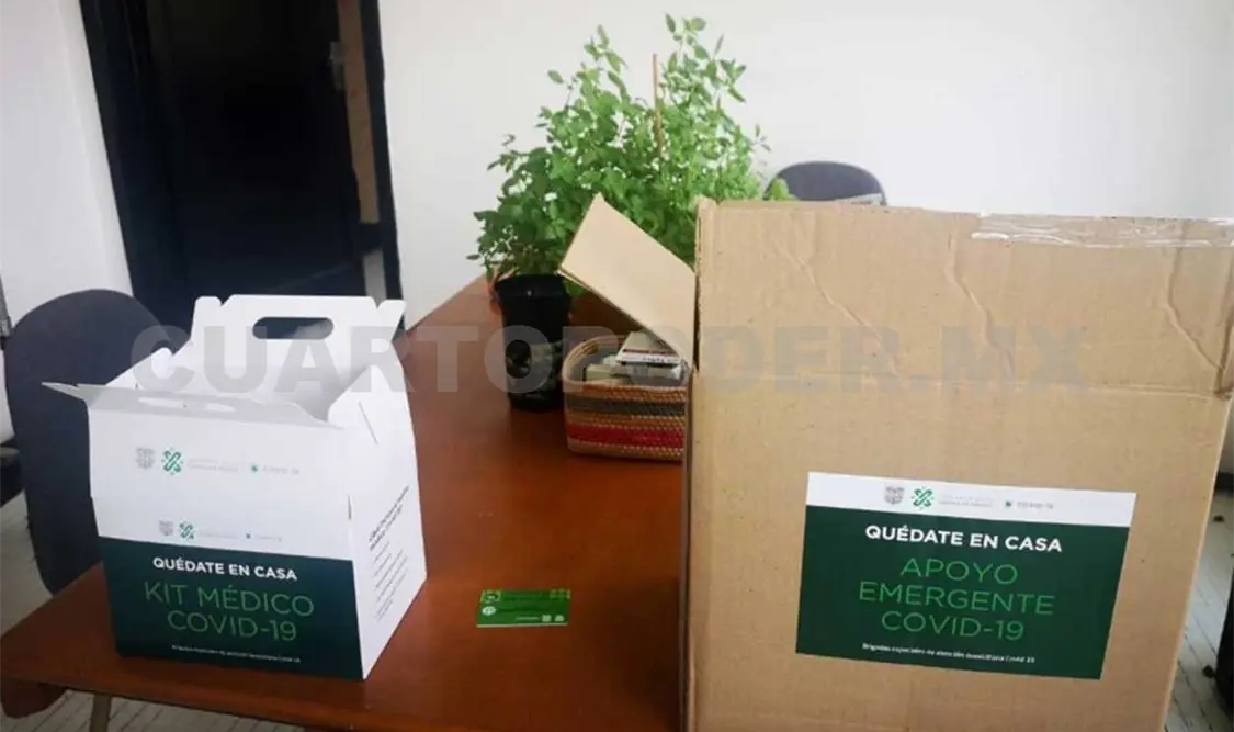 Además de la despensa y el kit médico, las personas contagiadas reciben una tarjeta con mil pesos. Twitter