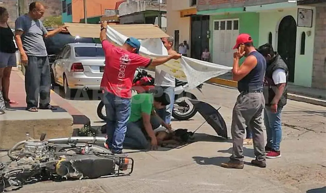 Motociclista resulta herido en choque
