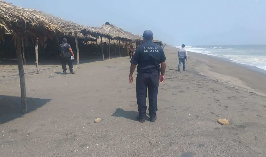 Policías vigilan playas de Chiapas