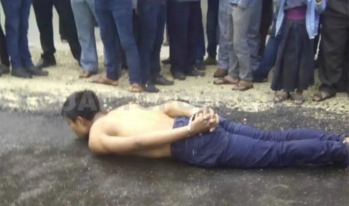 Detienen y amarran a dos menores por presunto robo