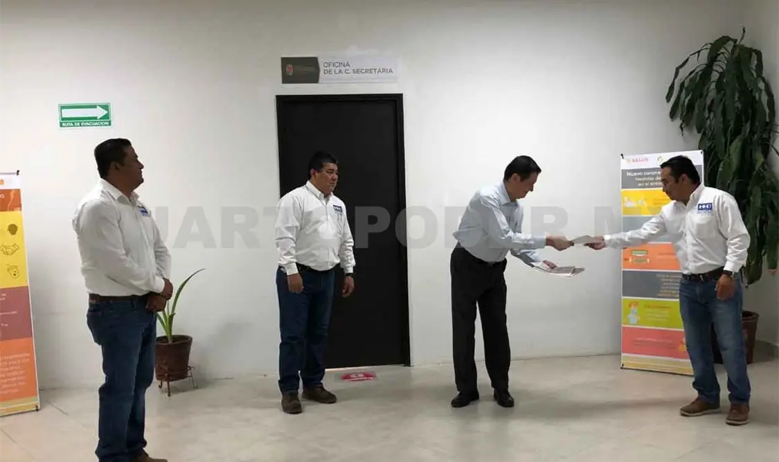Reciben donativo para apoyar a población