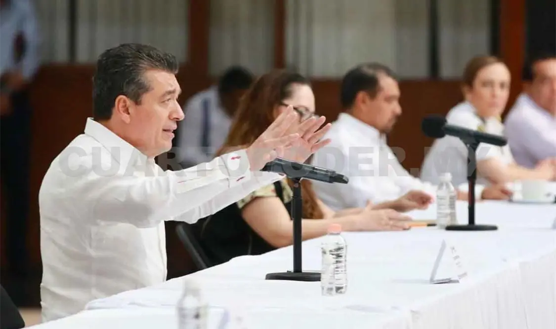 Reconoce REC a servidores públicos por donaciones