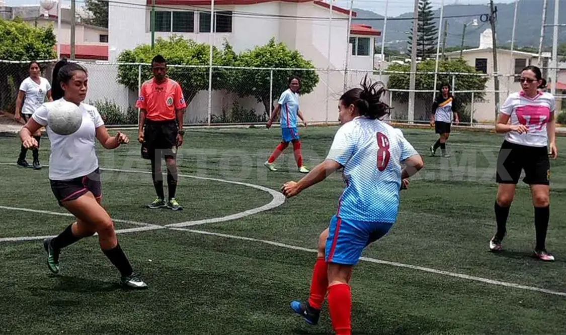 Árbitros de nivel amateur se las ven negras