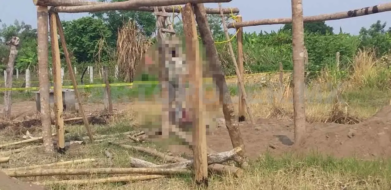 Se ahorca en choza en construcción