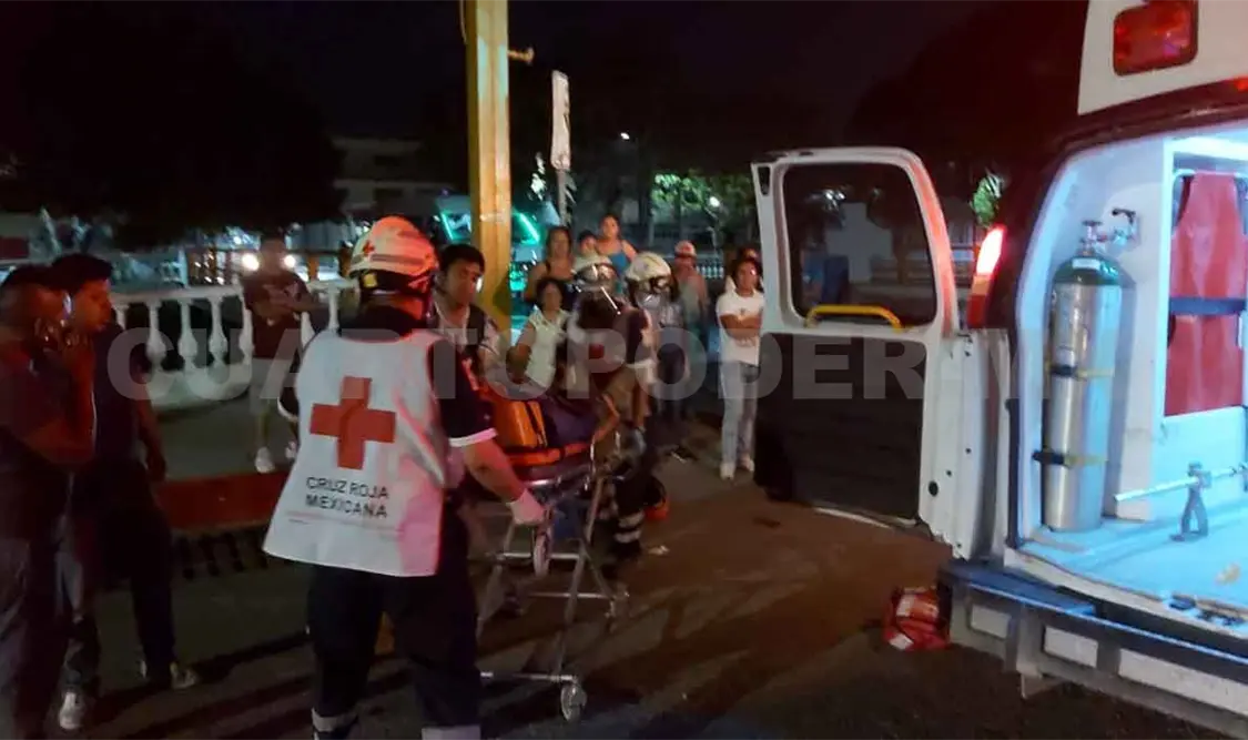 Impactan a motorista y resulta lesionado