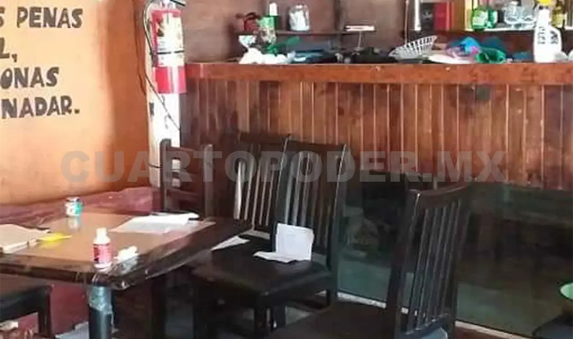 Fuerzan puerta y vacían restaurante
