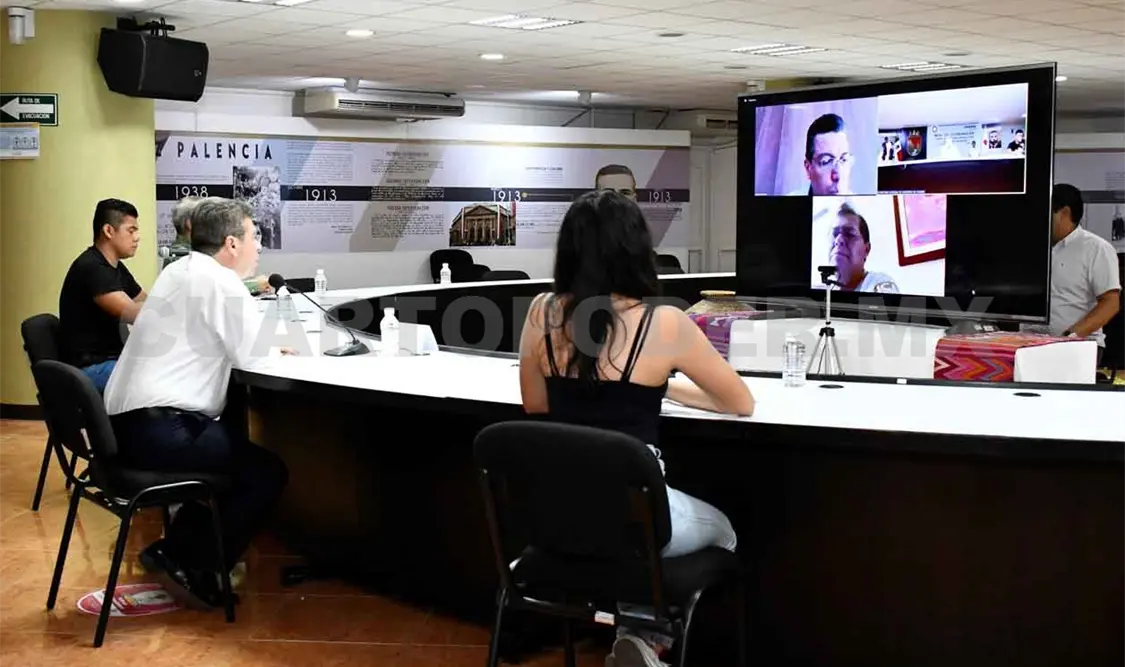 Docentes son atendidos en videoconferencia