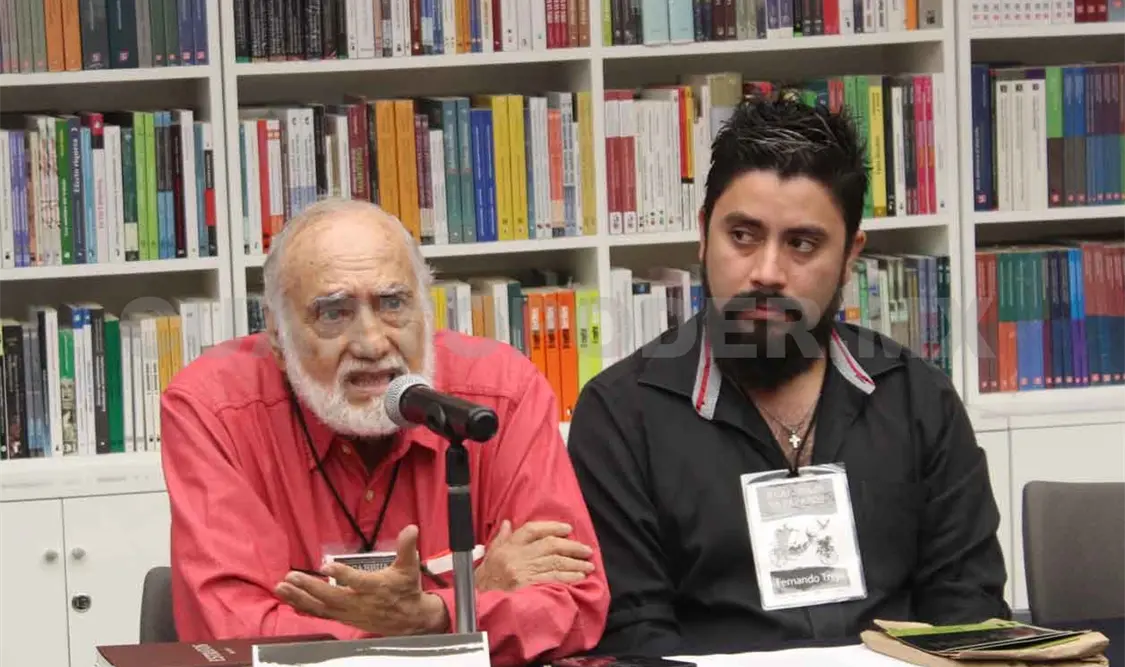 Crean premio literario en honor de Óscar Oliva