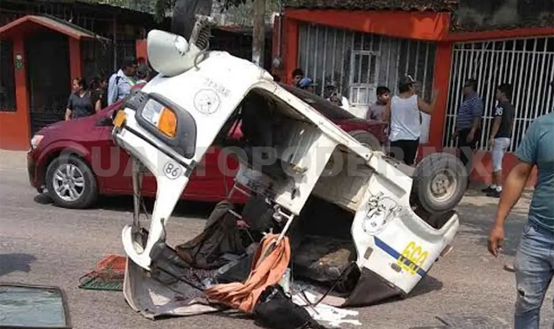 Mototaxista es embestido y queda volcada su unidad