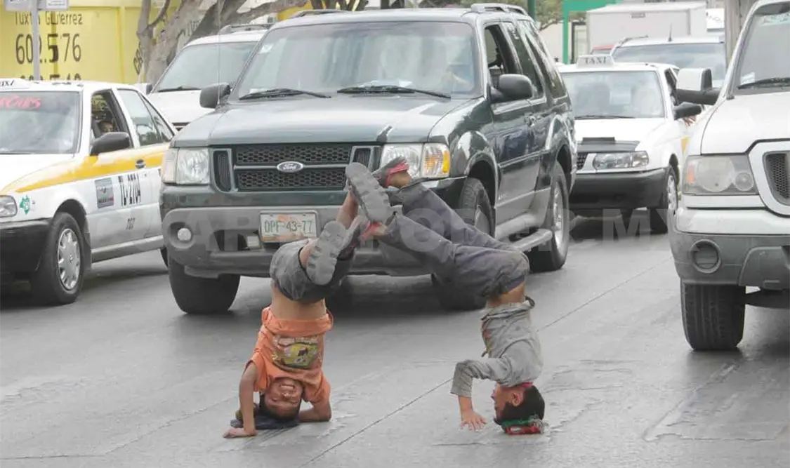 Se incrementan niños limosneros